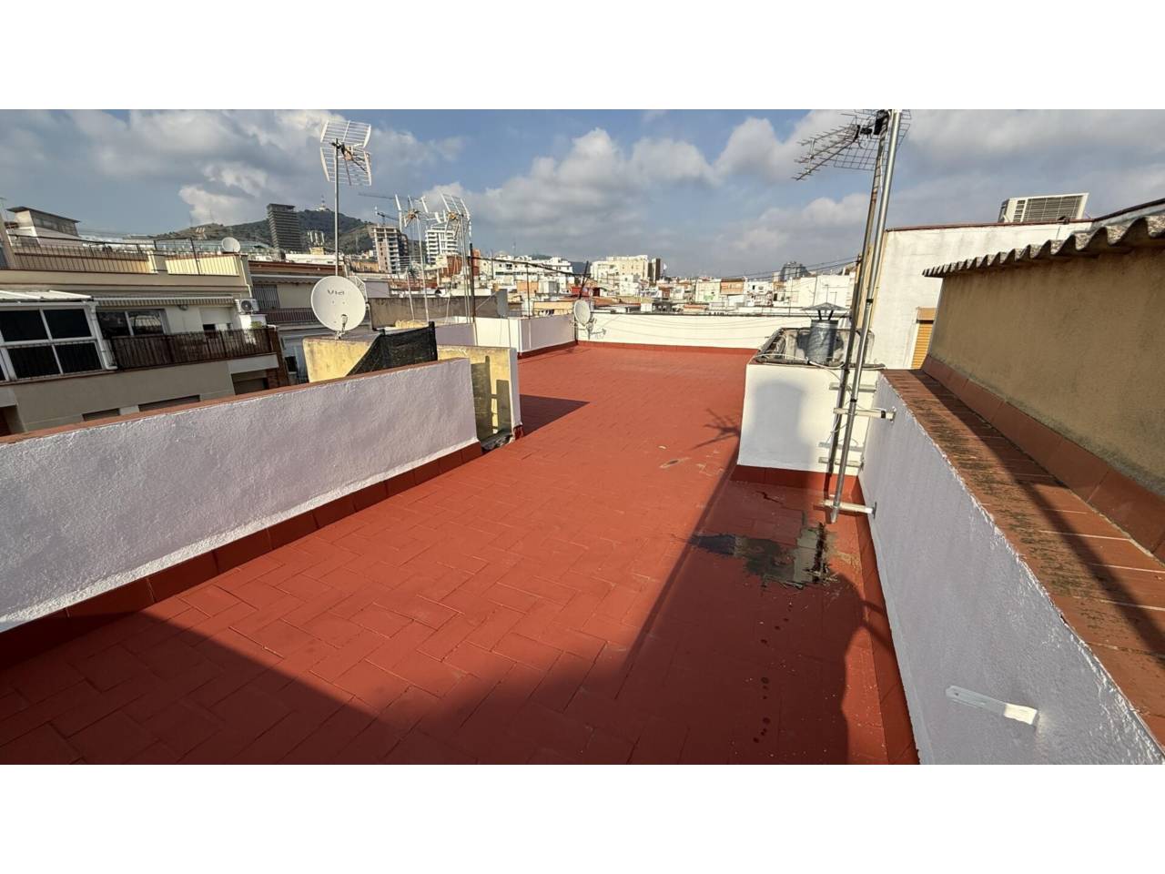 edificio en esplugues-de-llobregat · esplugues-de-llobregat 1100000.00€