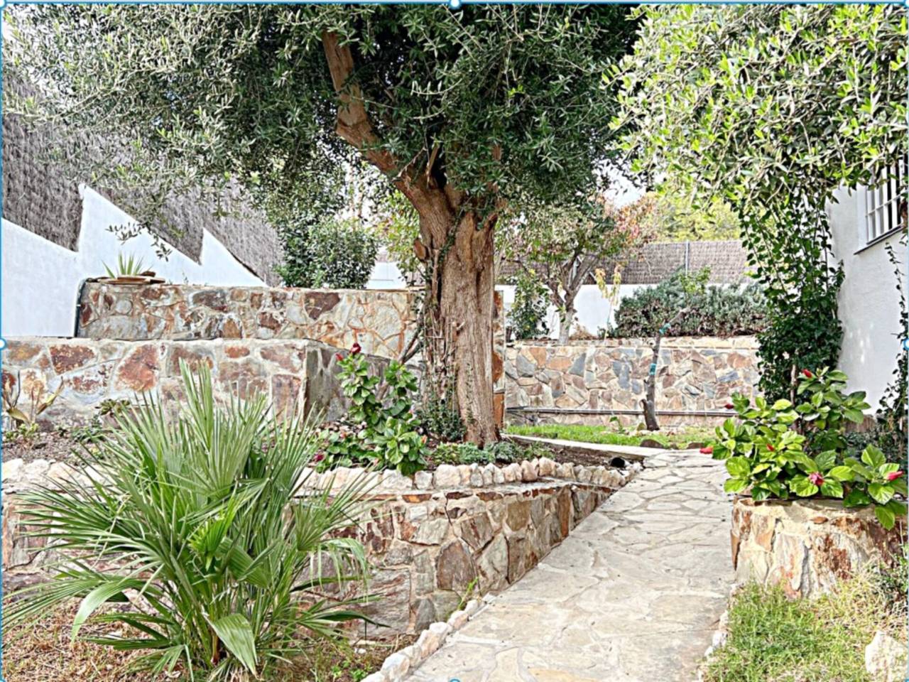 casa-unifamiliar en cunit · cunit 930000.00€