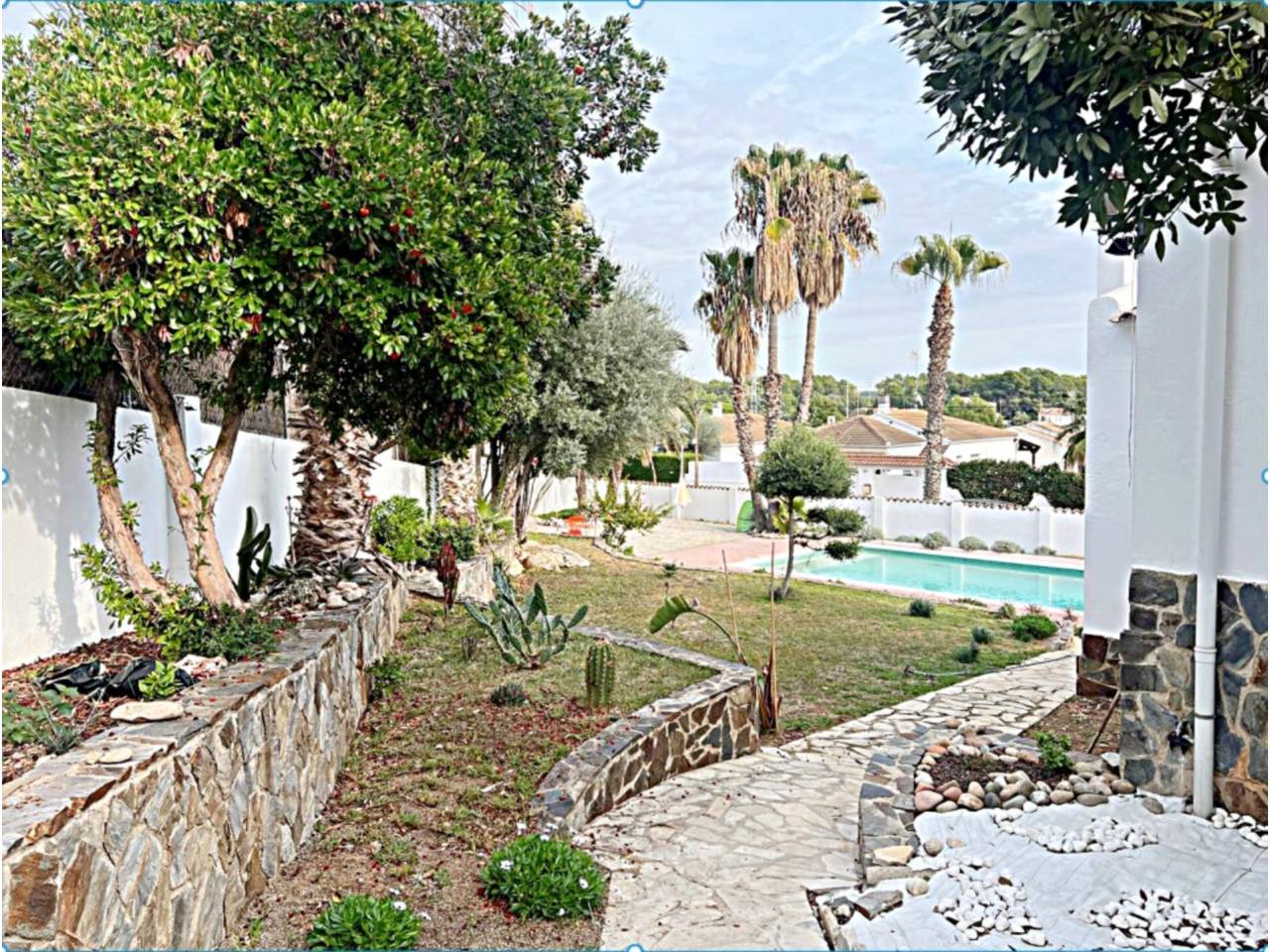 casa-unifamiliar en cunit · cunit 930000.00€