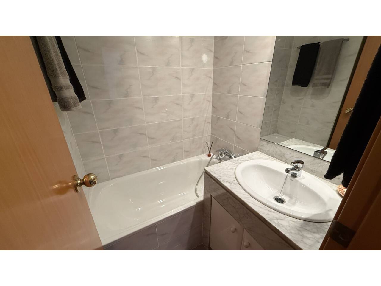 pisos en cornella-de-llobregat · almeda 367000.00€