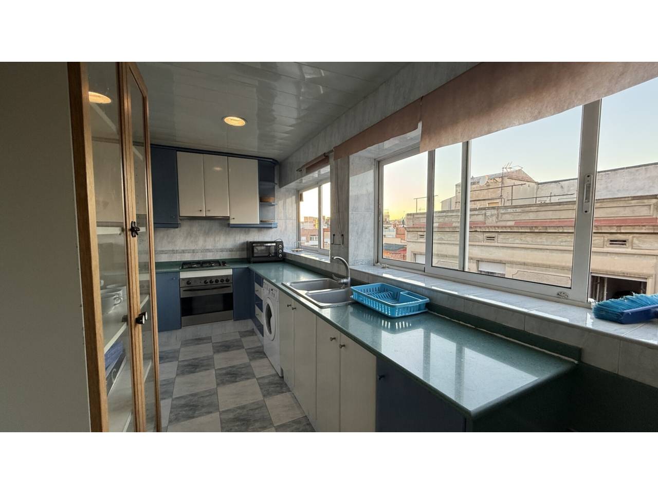 pisos en l'hospitalet-de-llobregat · la-torrassa 165000.00€