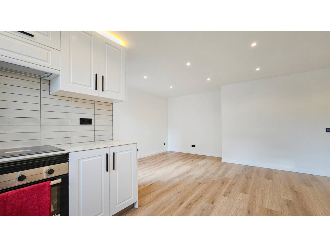 pisos en cornella-de-llobregat · almeda 263000.00€