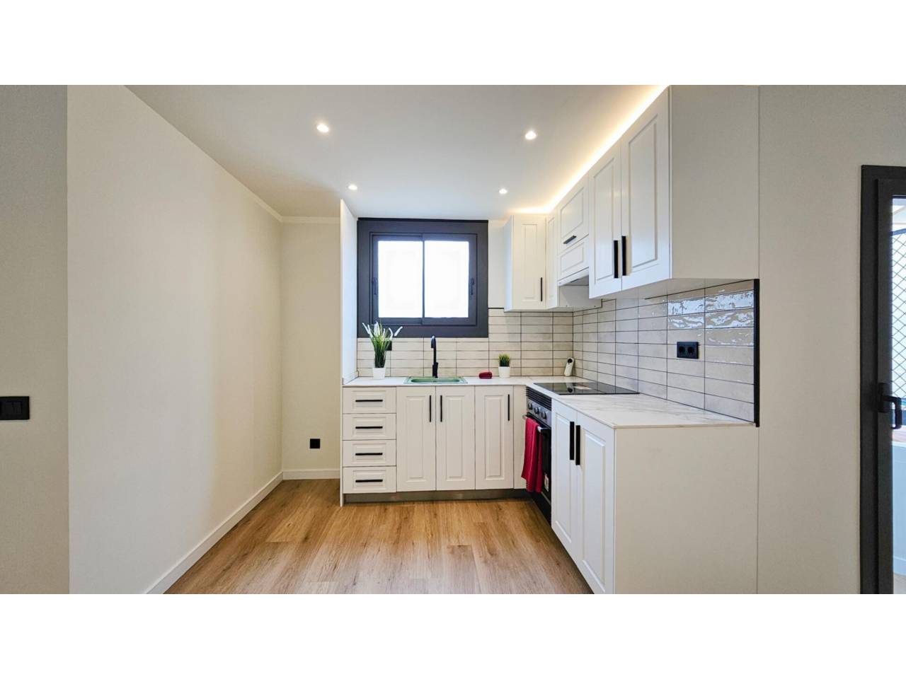 pisos en cornella-de-llobregat · almeda 263000.00€