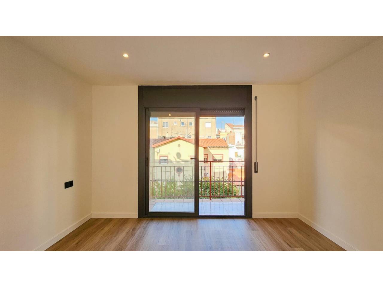 pisos en cornella-de-llobregat · almeda 263000.00€