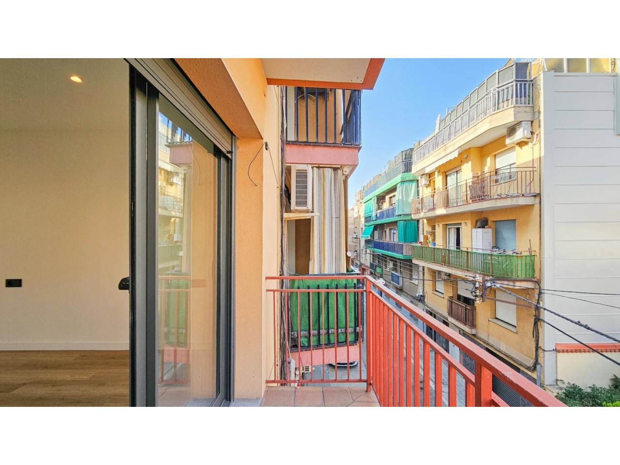 pisos en cornella-de-llobregat · almeda 263000.00€