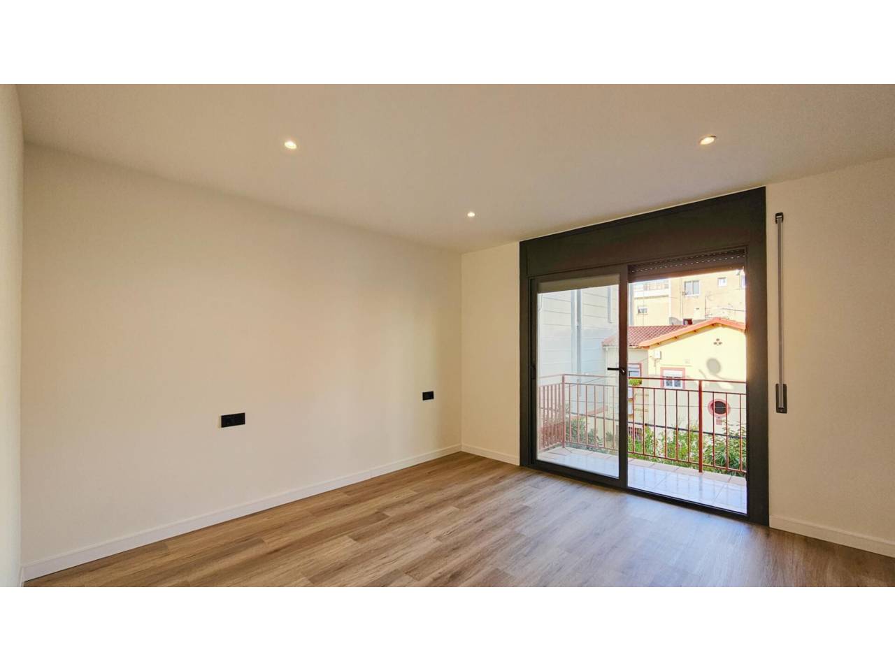 pisos en cornella-de-llobregat · almeda 263000.00€