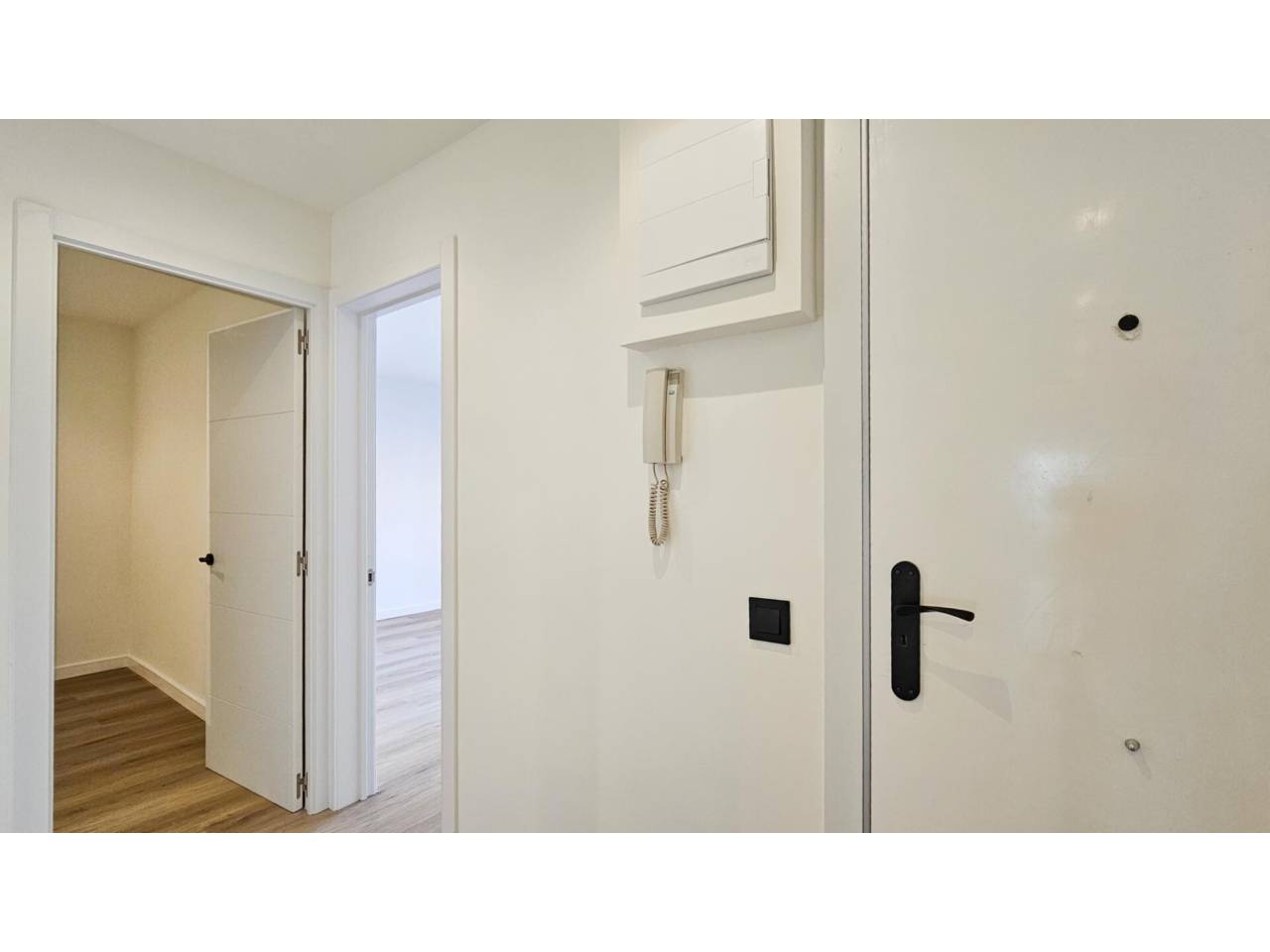 pisos en cornella-de-llobregat · almeda 263000.00€