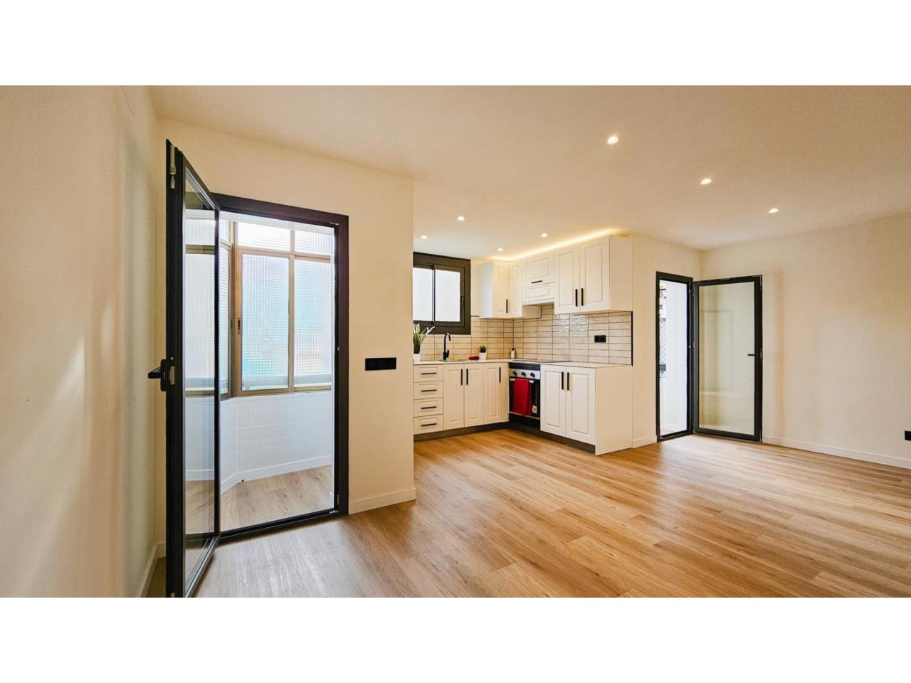 pisos en cornella-de-llobregat · almeda 263000.00€