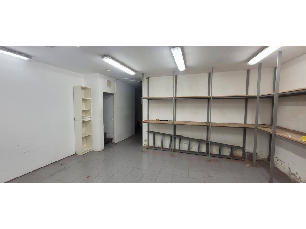 locales-comerciales en barcelona-capital · sant-antoni 430000.00€