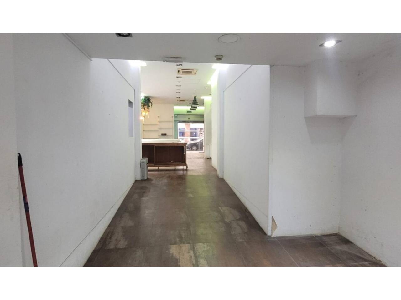 locales-comerciales en barcelona-capital · sant-antoni 430000.00€