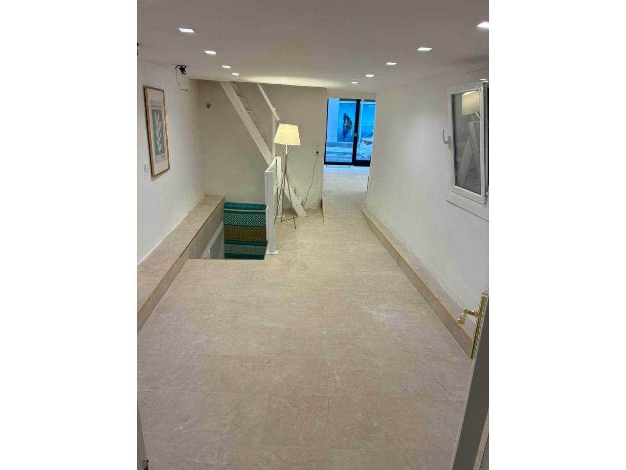 locales-comerciales en barcelona-capital · el-raval 249000.00€