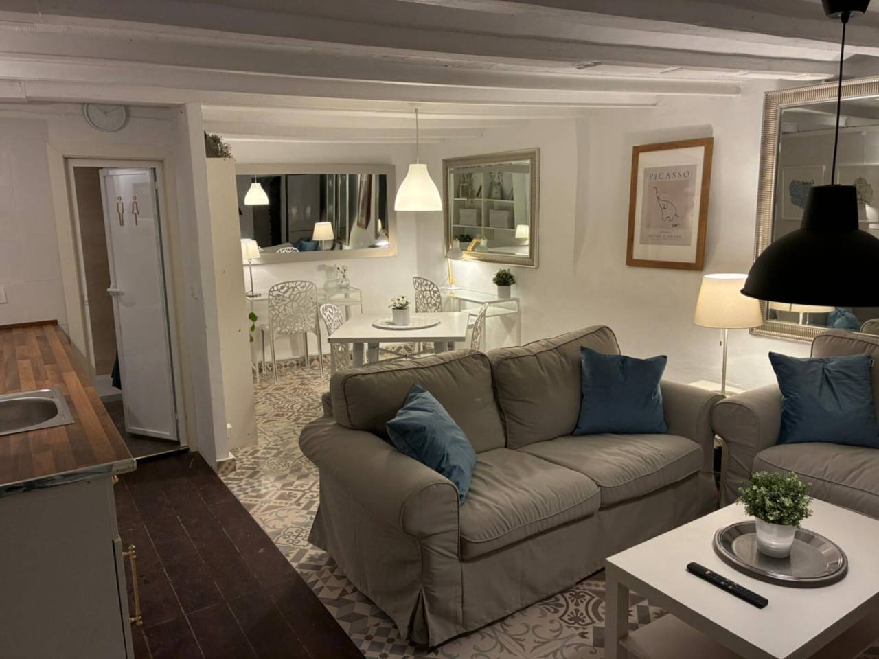 locales-comerciales en barcelona-capital · el-raval 249000.00€