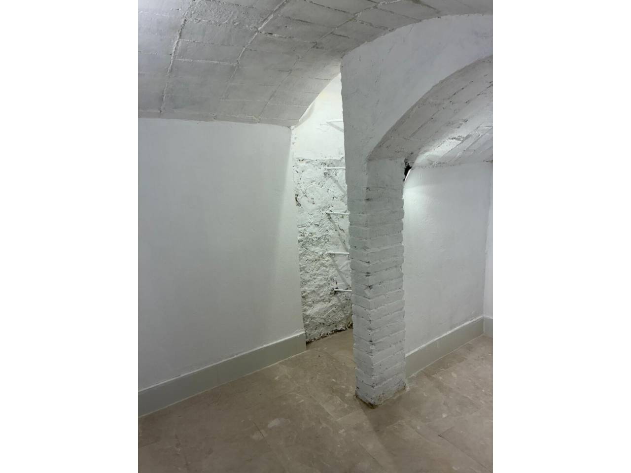 locales-comerciales en barcelona-capital · el-raval 249000.00€