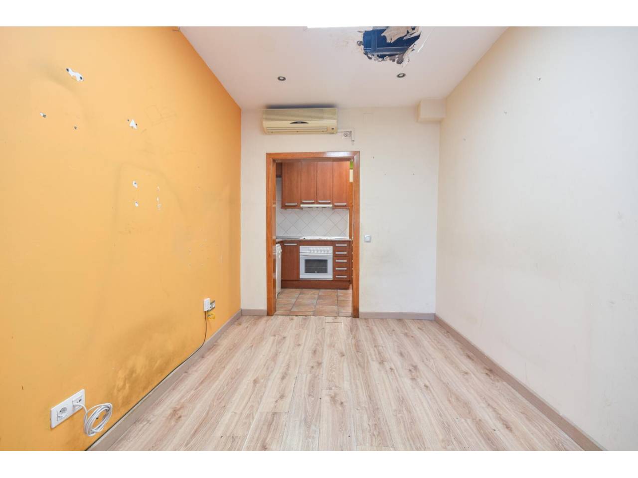 chalet-adosado en barcelona-capital · la-font-d'en-fargues 285000.00€