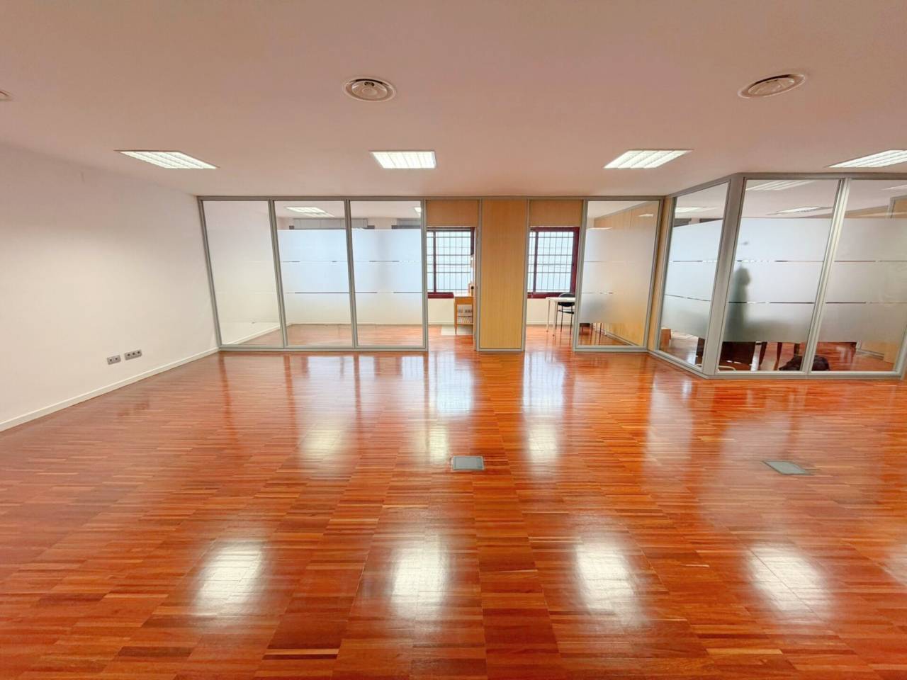 oficinas en barcelona-capital · les-corts 399000.00€