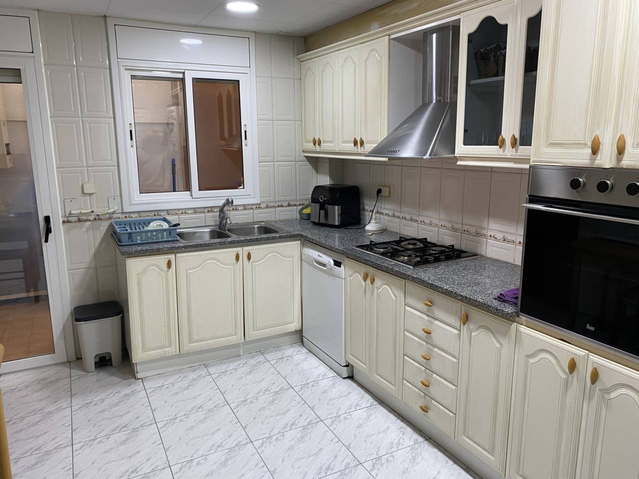 casas-adosadas en pineda-de-mar · centre 485000.00€