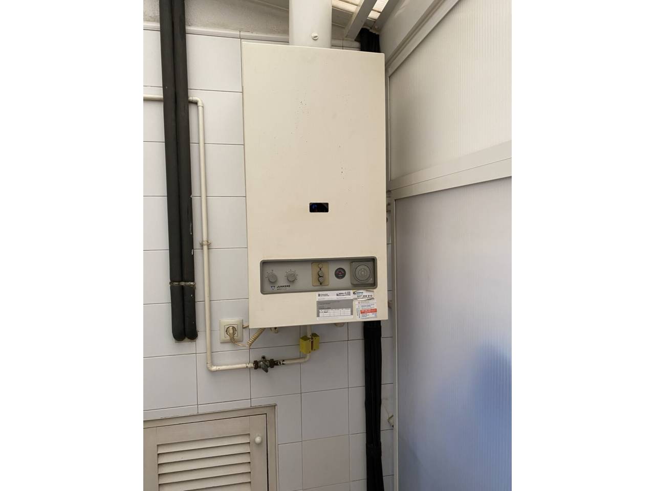 casas-adosadas en pineda-de-mar · centre 485000.00€