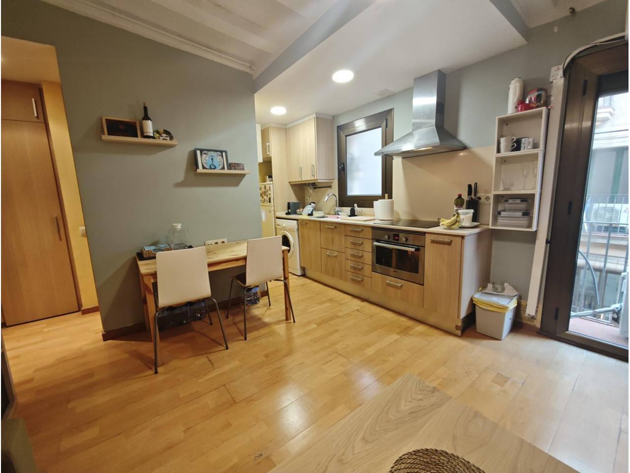 pisos en barcelona-capital · la-barceloneta 198000.00€