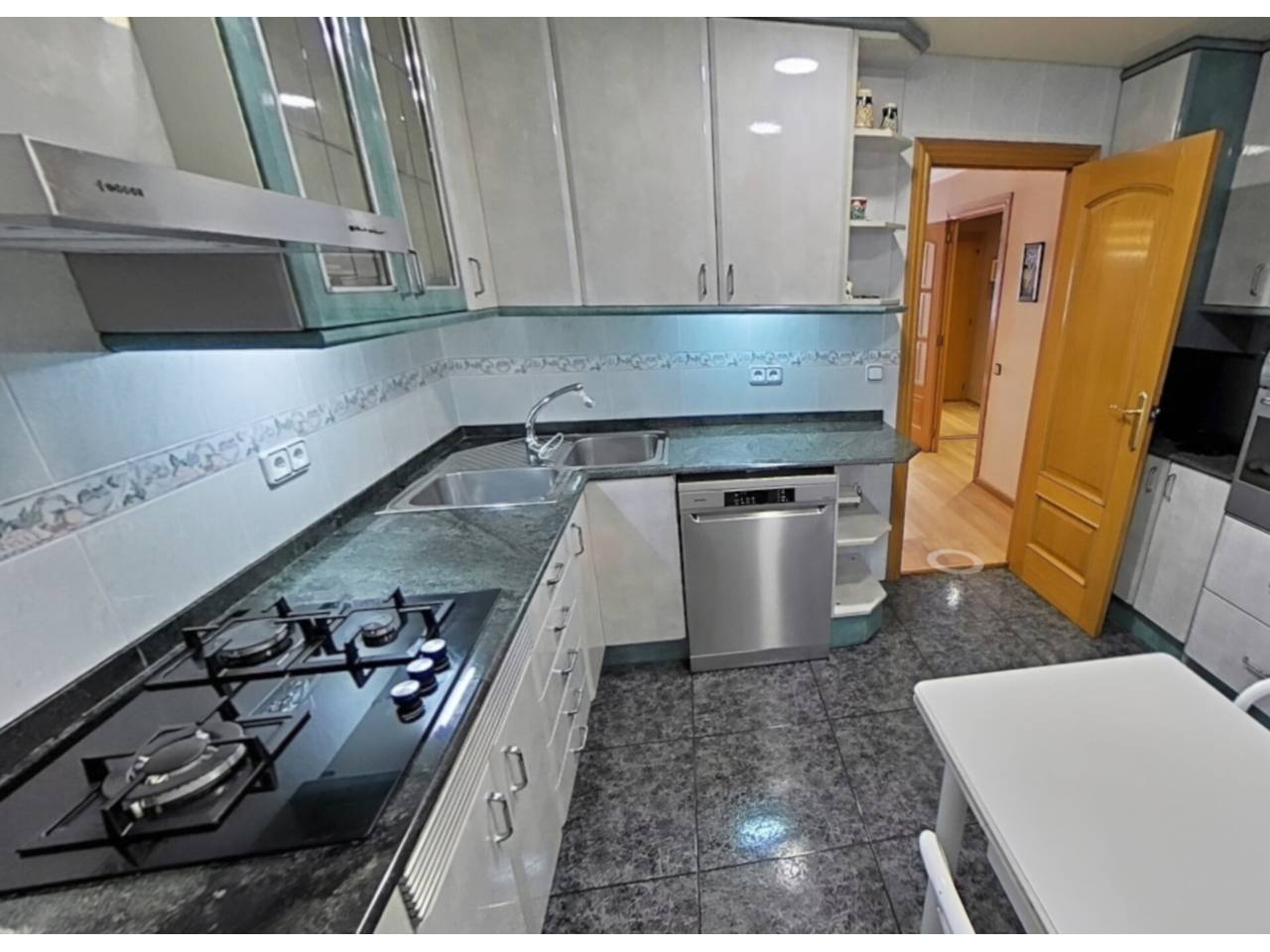 pisos en barcelona-capital · el-carmel 410000.00€