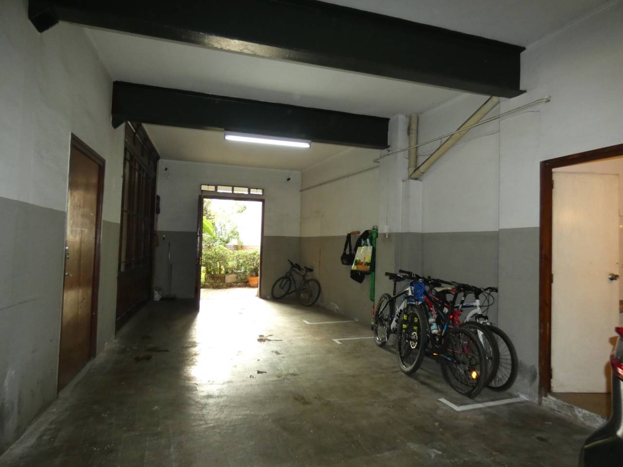 locales-comerciales en cornella-de-llobregat · cornella-centre 325000.00€