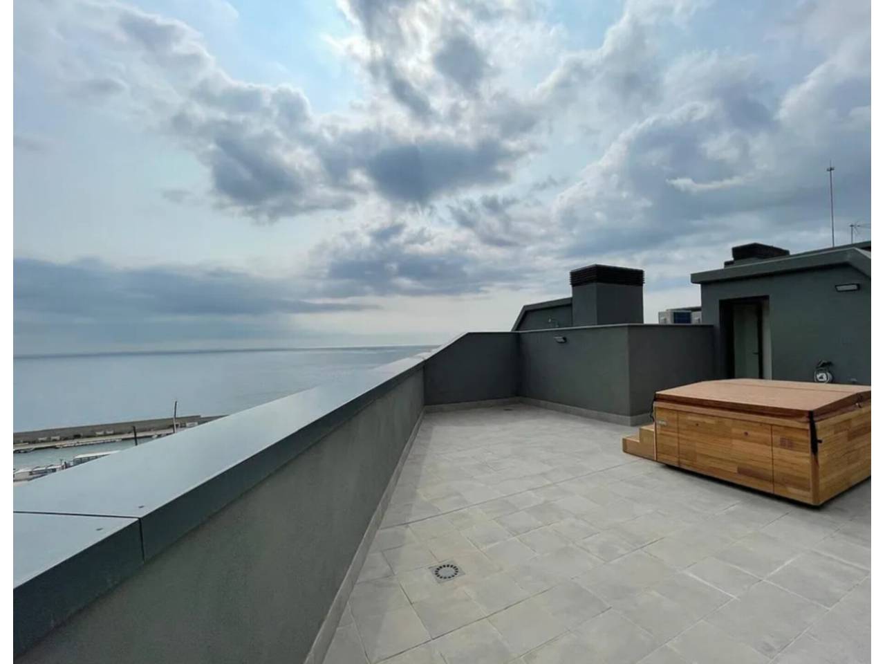 atico en badalona · port 985000.00€