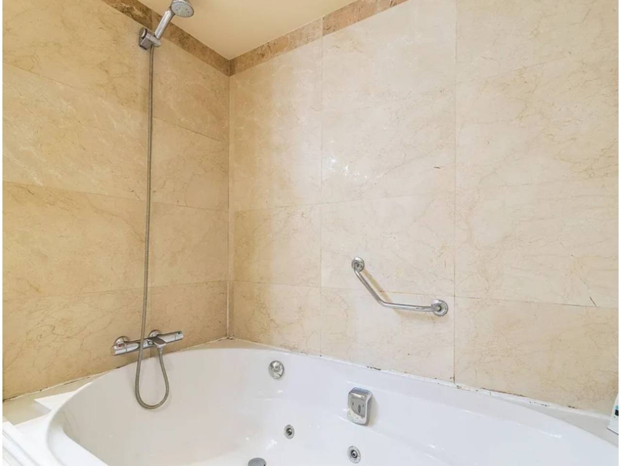 pisos en barcelona-capital · diagonal-mar-el-front-maritim-del-poblenou 1795000.00€