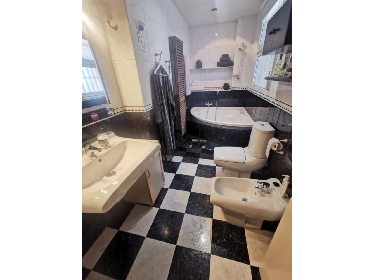 pisos en cornella-de-llobregat · cornella-centre 425000.00€