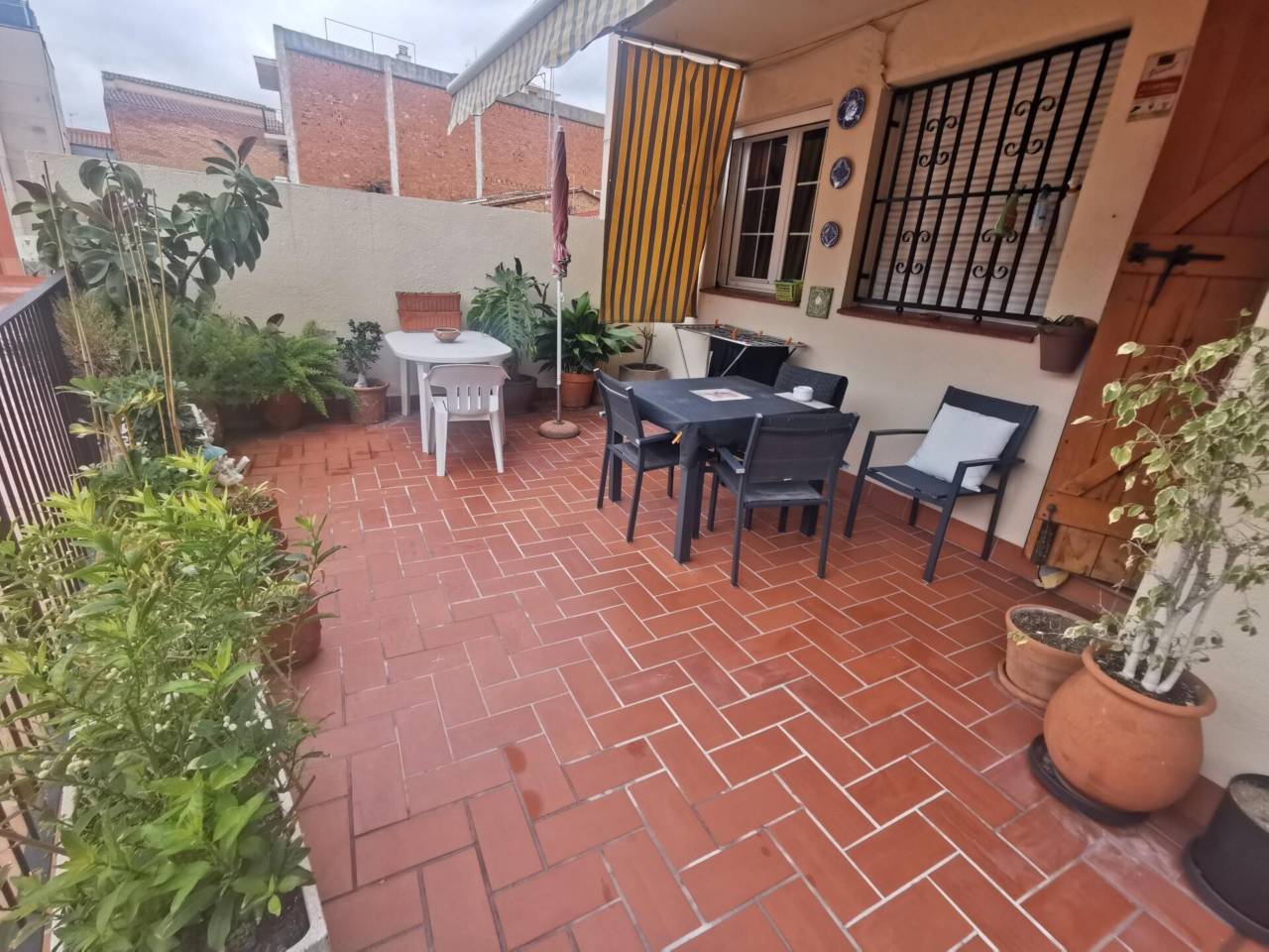 pisos en cornella-de-llobregat · cornella-centre 425000.00€