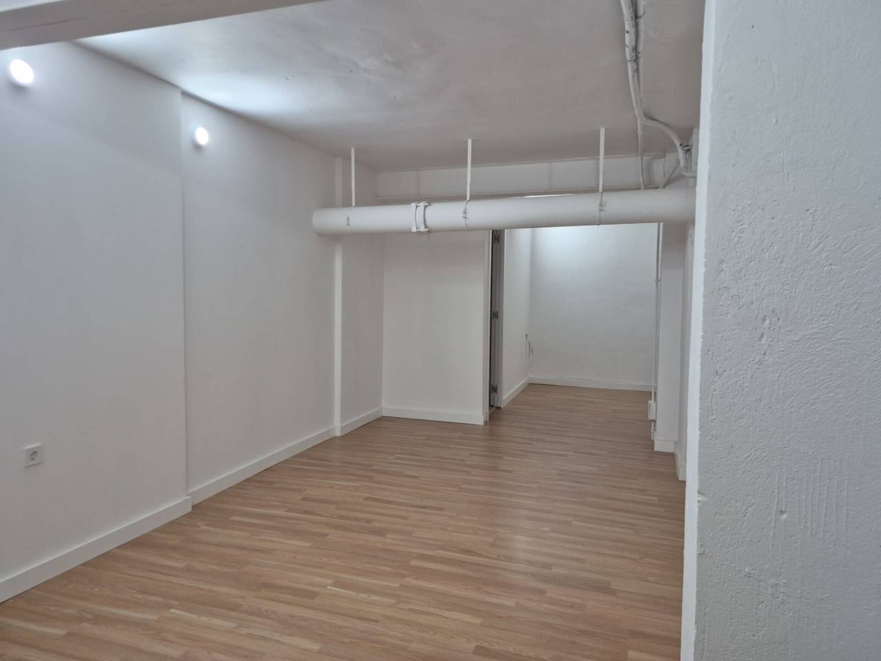 locales-comerciales en barcelona-capital · el-baix-guinardo 325000.00€