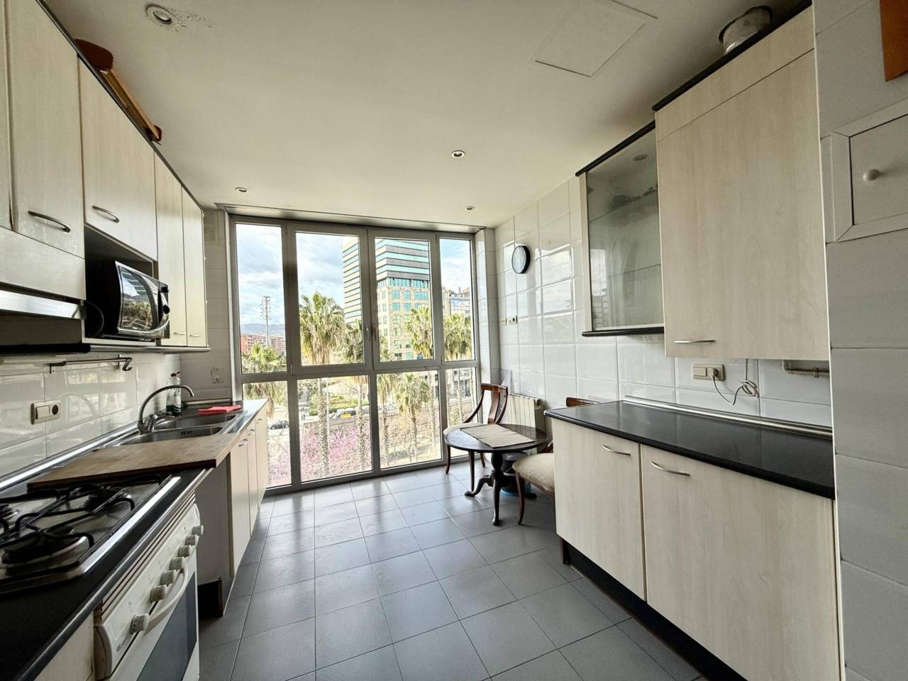 pisos en barcelona-capital · la-marina-del-port-parc-de-montjuic 480000.00€