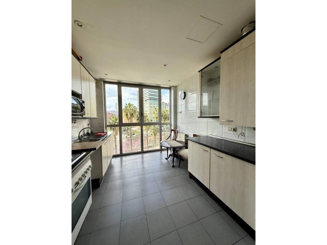 pisos en barcelona-capital · la-marina-del-port-parc-de-montjuic 480000.00€