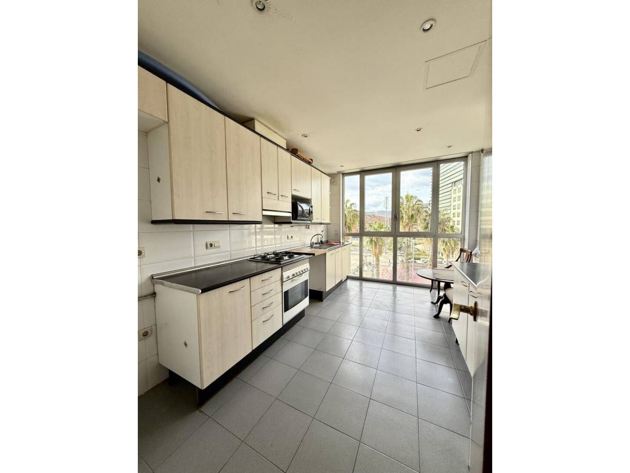 pisos en barcelona-capital · la-marina-del-port-parc-de-montjuic 480000.00€