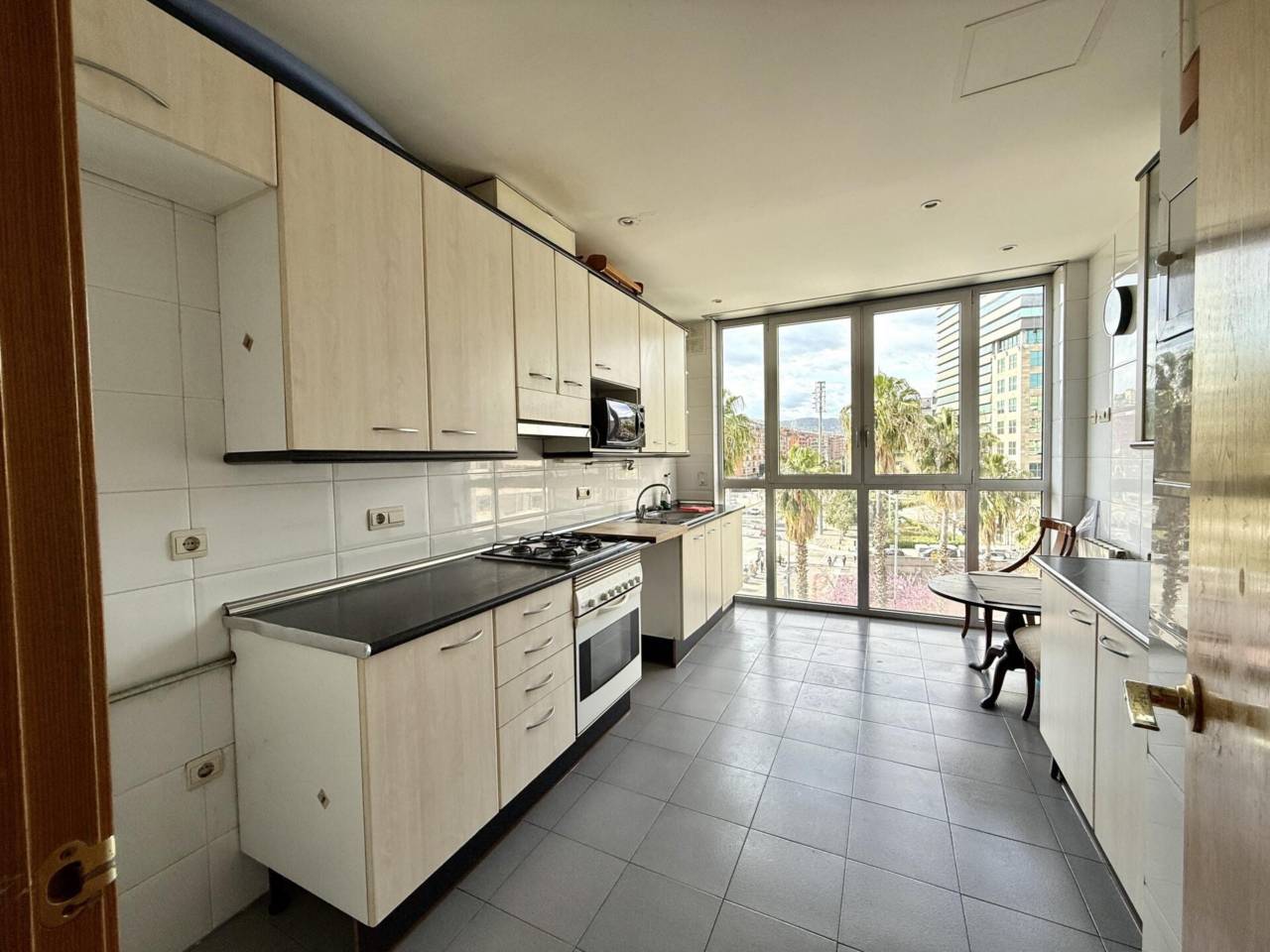 pisos en barcelona-capital · la-marina-del-port-parc-de-montjuic 480000.00€