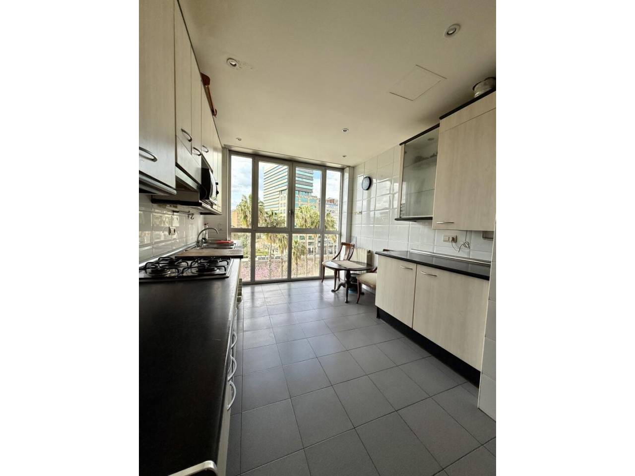 pisos en barcelona-capital · la-marina-del-port-parc-de-montjuic 480000.00€