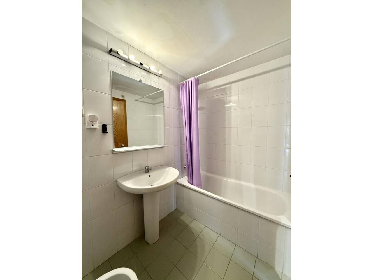 pisos en barcelona-capital · la-marina-del-port-parc-de-montjuic 480000.00€