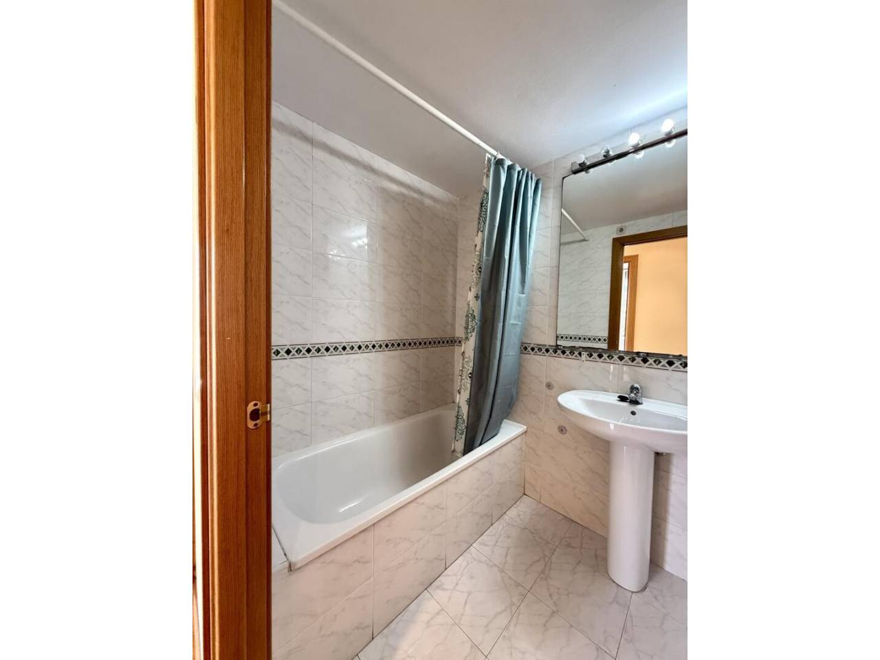 pisos en barcelona-capital · la-marina-del-port-parc-de-montjuic 480000.00€