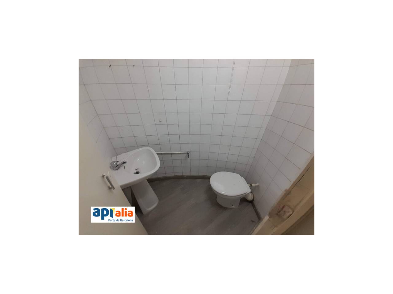 locales-comerciales en l'hospitalet-de-llobregat · la-florida 135000.00€