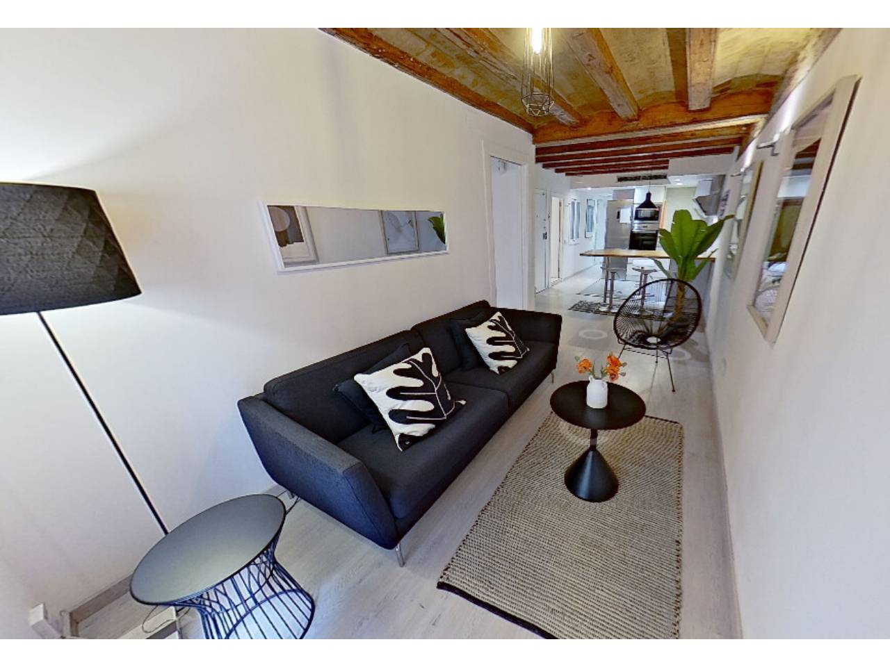 pisos en barcelona-capital · el-raval 250000.00€