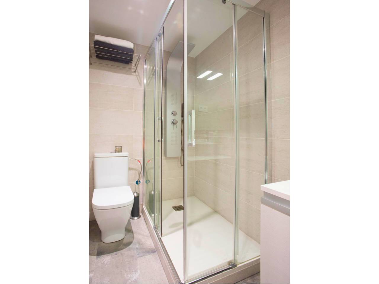 pisos en barcelona-capital · el-raval 250000.00€