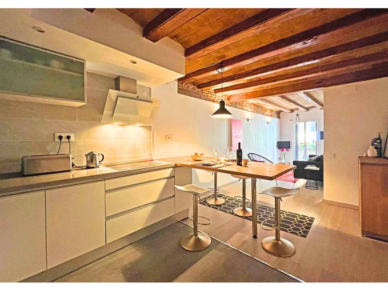 pisos en barcelona-capital · el-raval 250000.00€
