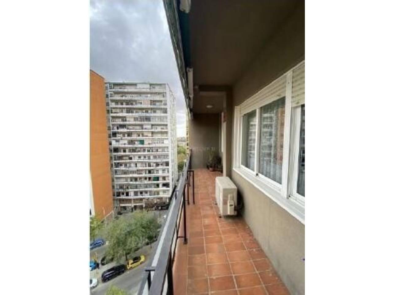 pisos en barcelona-capital · la-verneda-la-pau 275000.00€