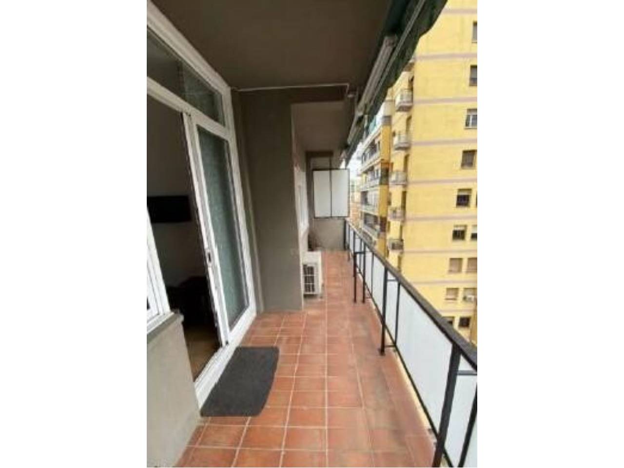 pisos en barcelona-capital · la-verneda-la-pau 275000.00€