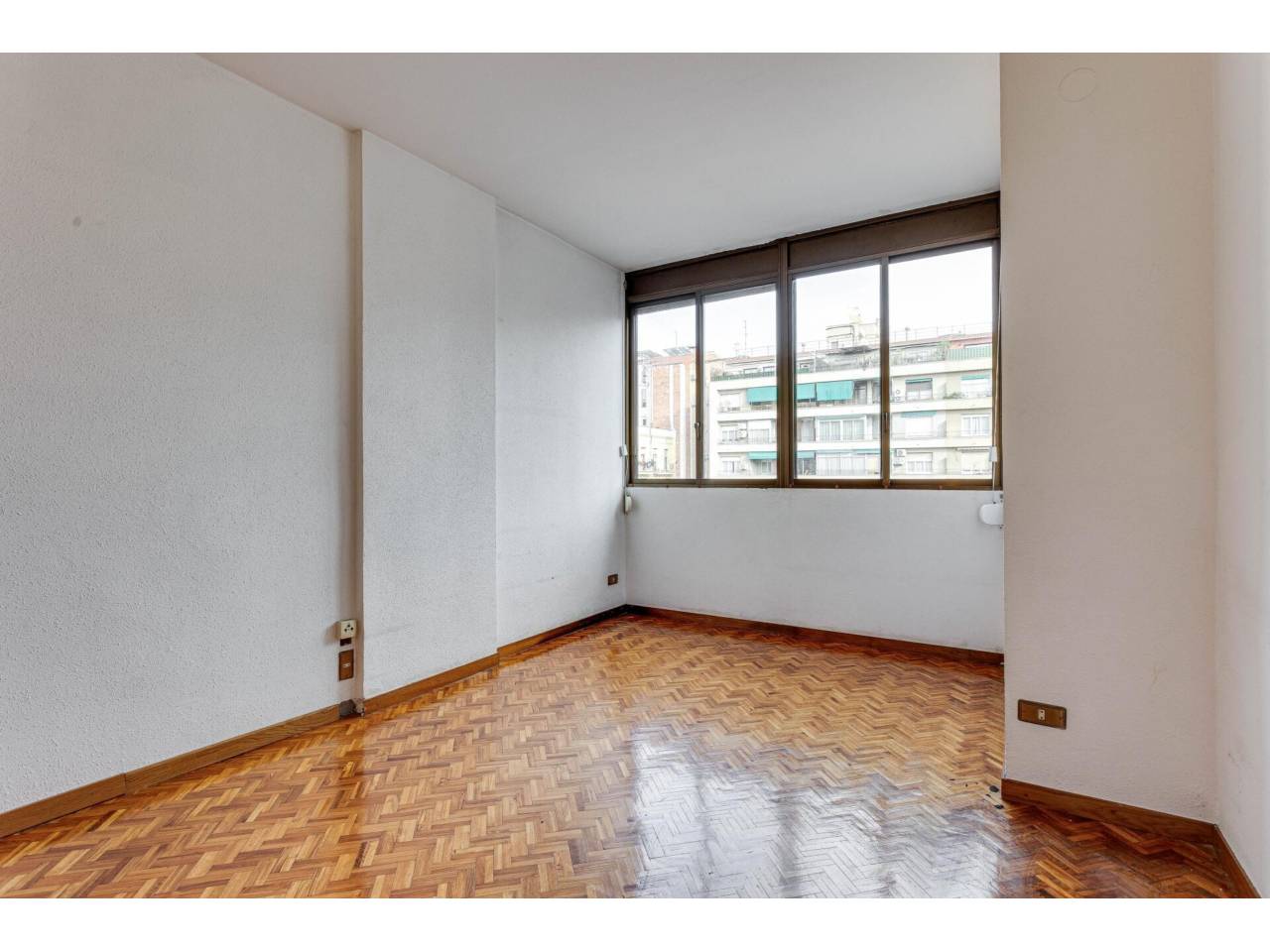 pisos en barcelona-capital · la-sagrada-familia 375000.00€