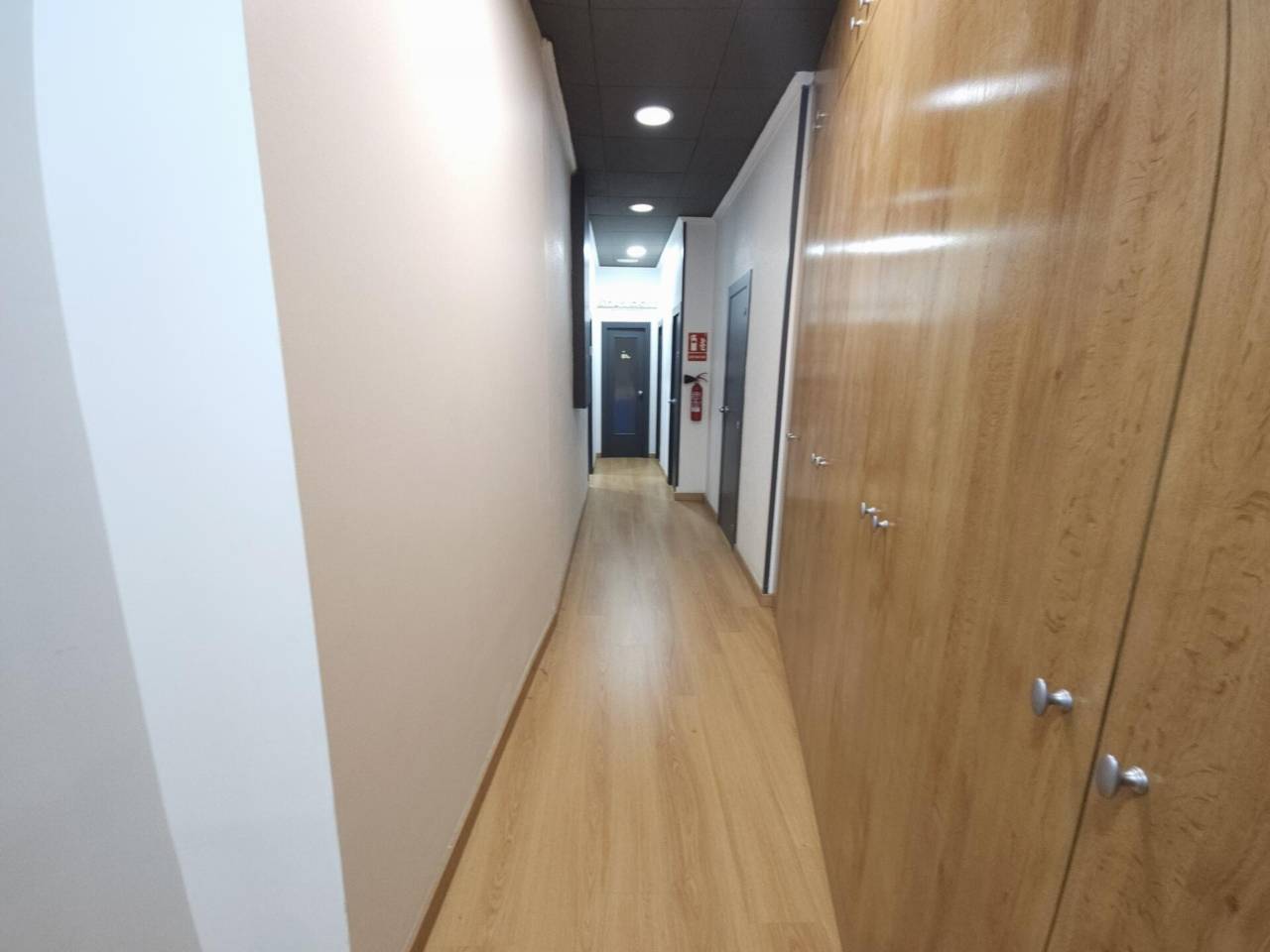 locales-comerciales en sant-joan-despi · sant-joan-despi 155000.00€