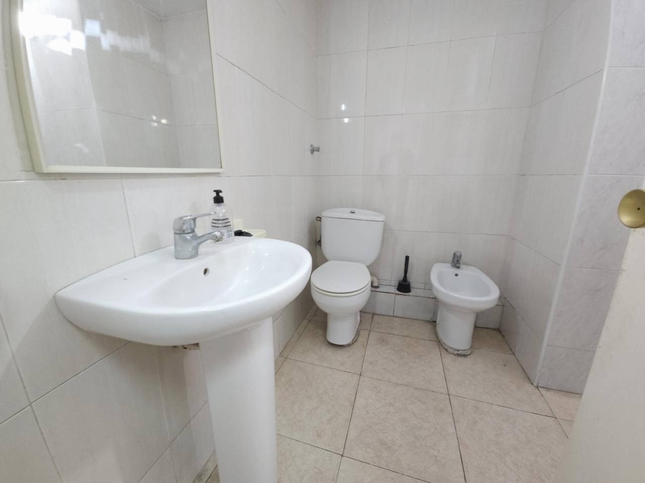 locales-comerciales en sant-joan-despi · sant-joan-despi 160000.00€