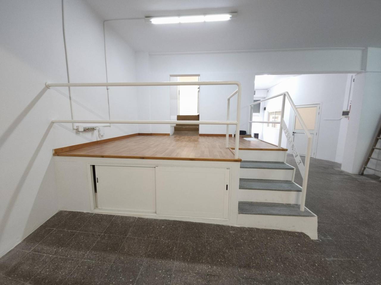 locales-comerciales en sant-joan-despi · sant-joan-despi 160000.00€