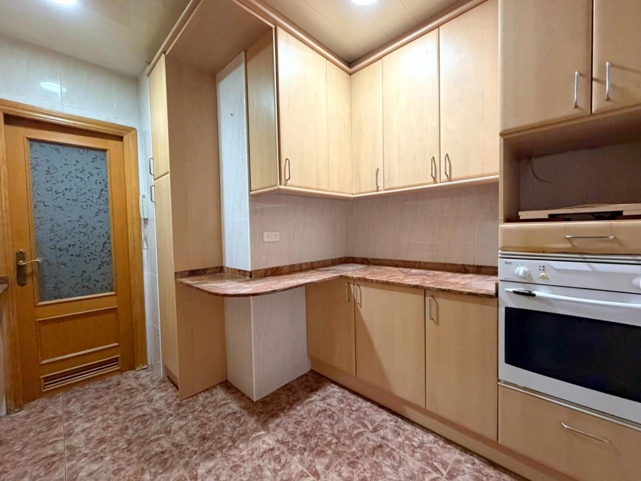 pisos en l'hospitalet-de-llobregat · santa-eulalia 366940.00€