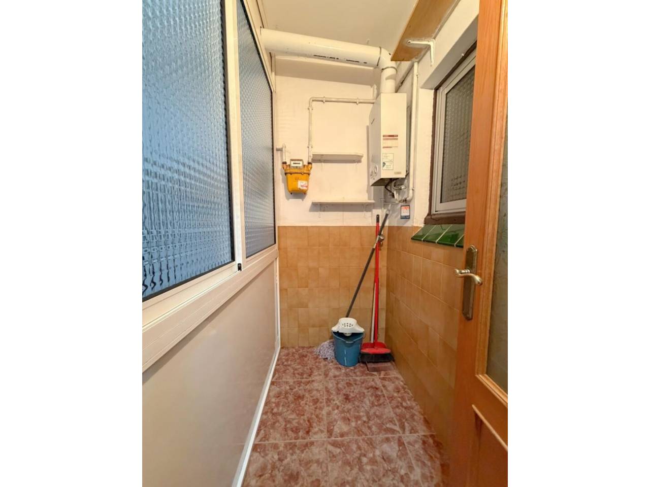 pisos en l'hospitalet-de-llobregat · santa-eulalia 366940.00€