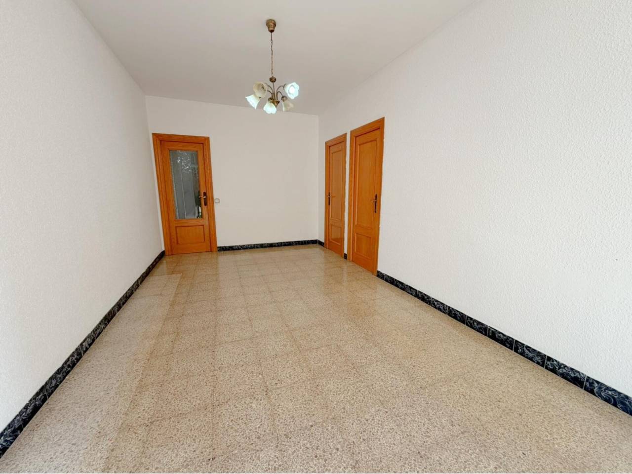 pisos en l'hospitalet-de-llobregat · santa-eulalia 366940.00€