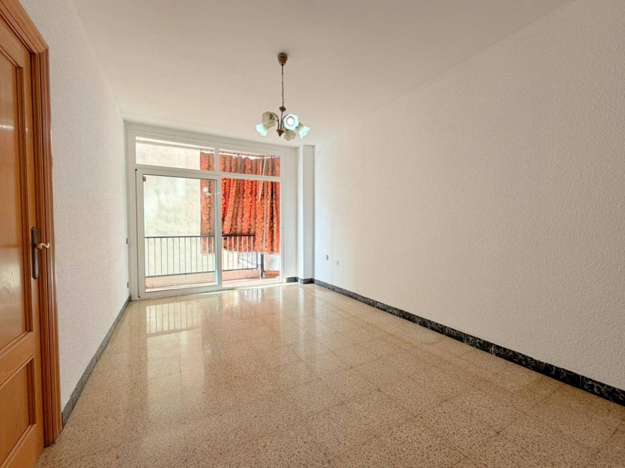pisos en l'hospitalet-de-llobregat · santa-eulalia 366940.00€